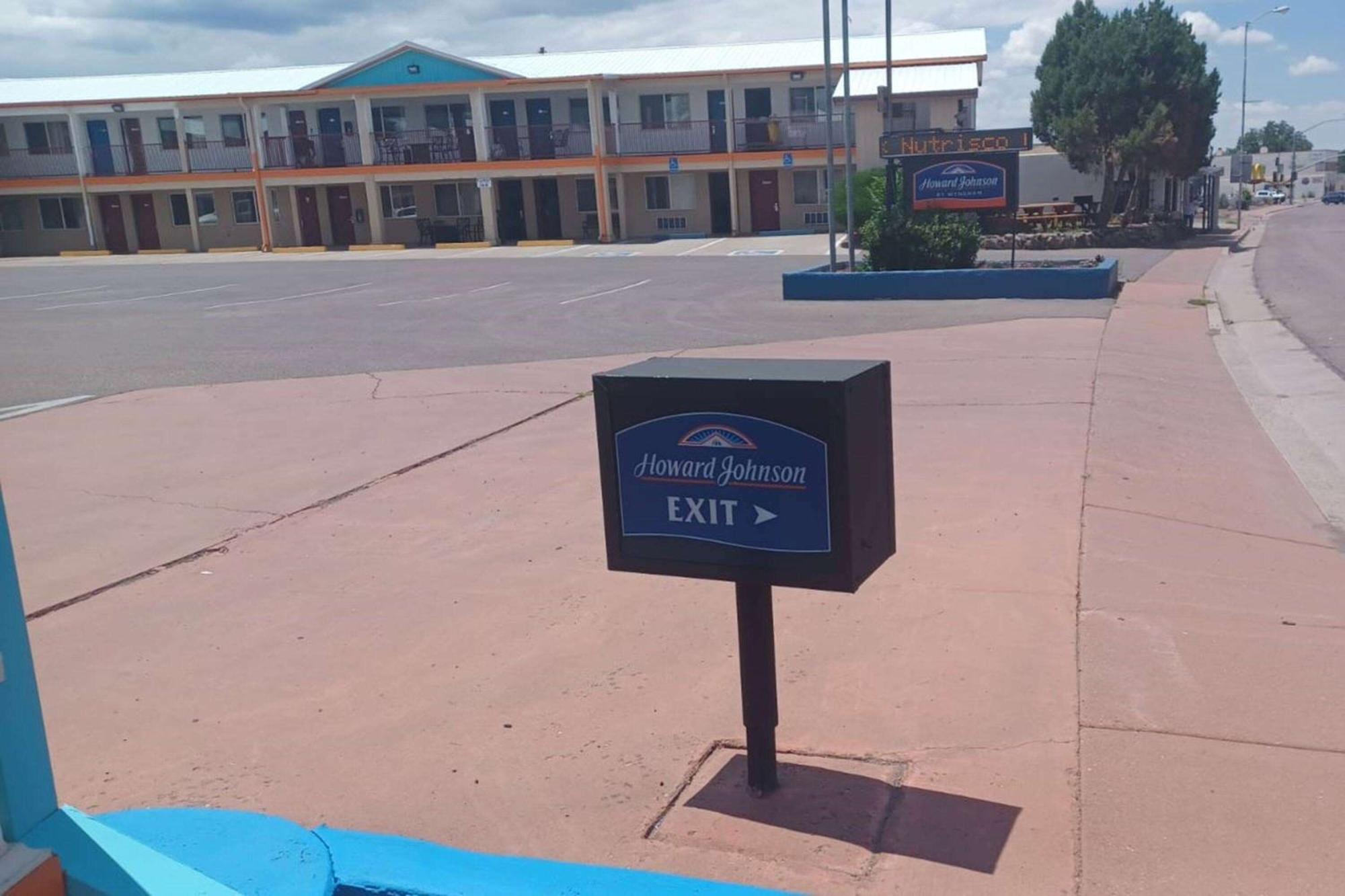 Howard Johnson By Wyndham Springerville Esterno foto